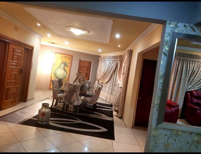 4 BEDROOM HOUSE FOR SALE IN THREE RIVERS EAST